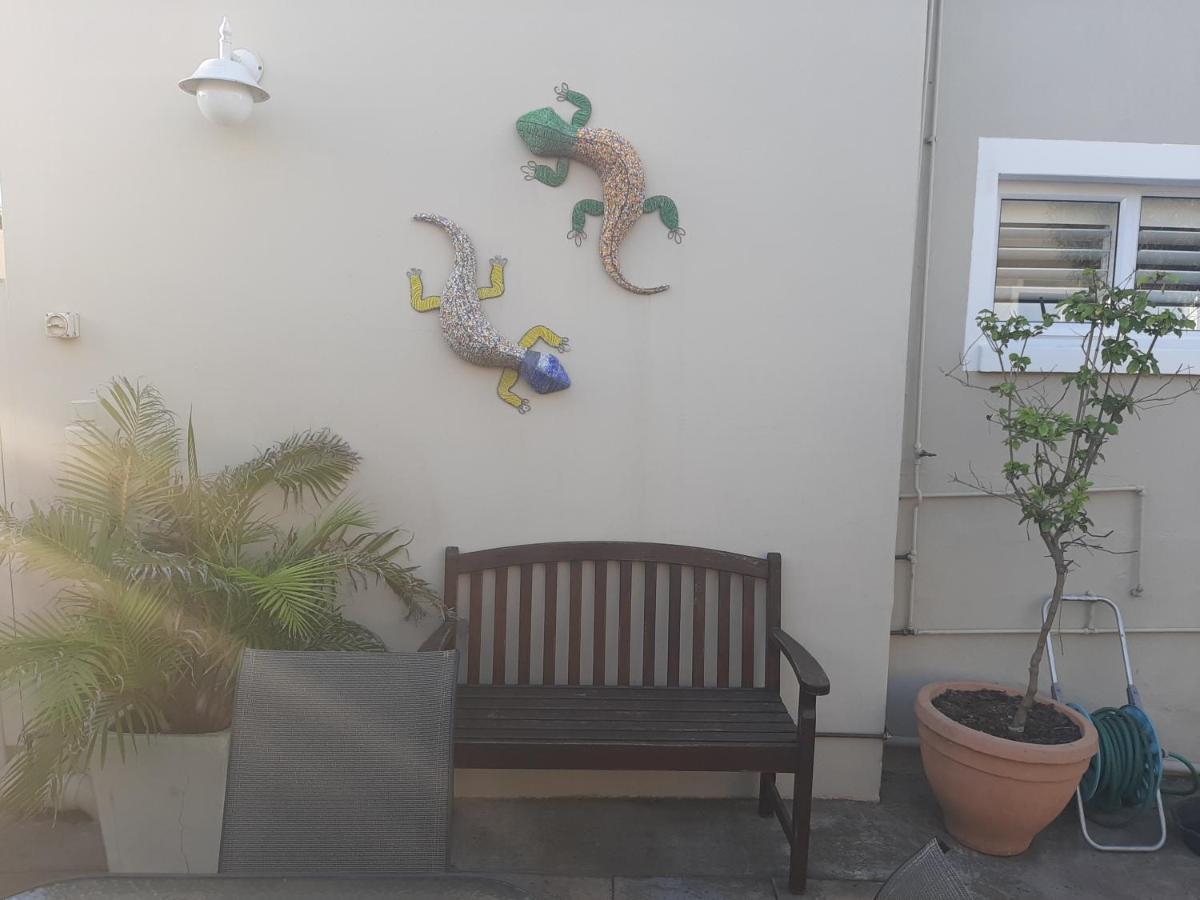 Bed and Breakfast Urban Manor Puerto Elizabeth Exterior foto