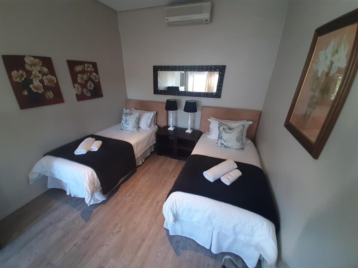 Bed and Breakfast Urban Manor Puerto Elizabeth Exterior foto